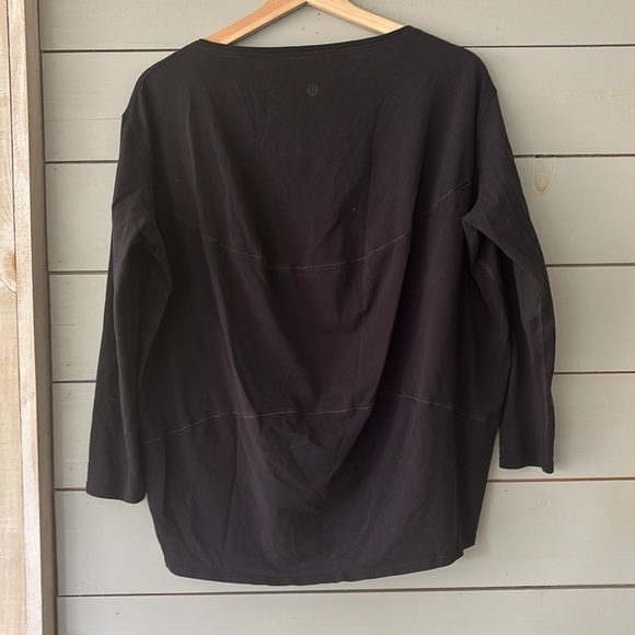 Lululemon Back in Action Long Sleeve – Size 4 (Estimated) - Picture 4 of 5